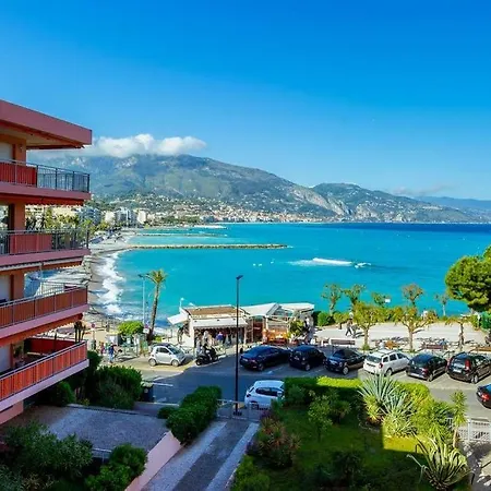 Terrazza Vista Mare, Parcheggio, Aria Condizionata * Roccabruna